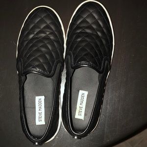 Steve Madden slip one